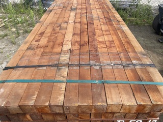 Ca. 67x Massaranduba Palen Fijnbezaagd, 60x60mm, lengte 305cm